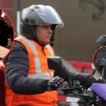 Cómo usar las mejoras de chaleco y casco